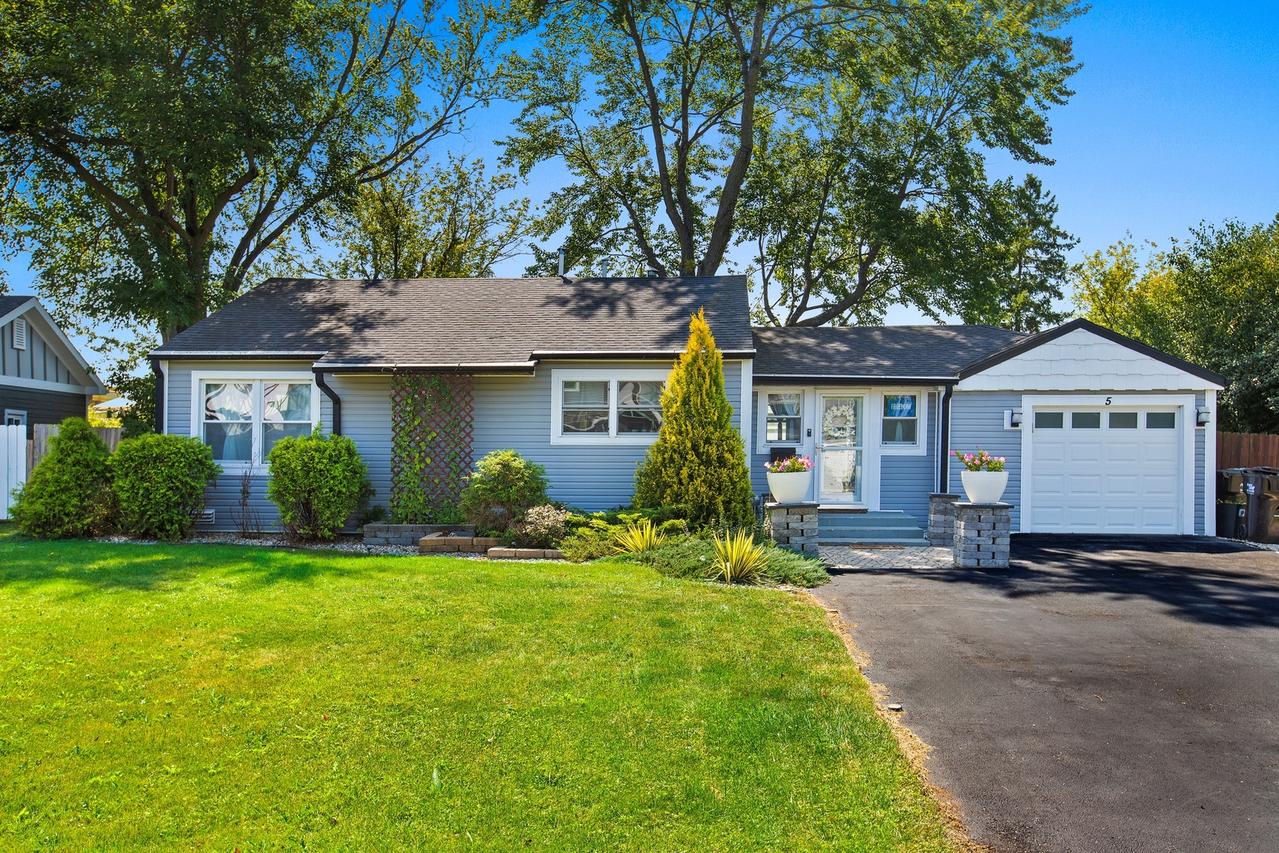 5 Pamela Rd., Lake Zurich, IL 60047