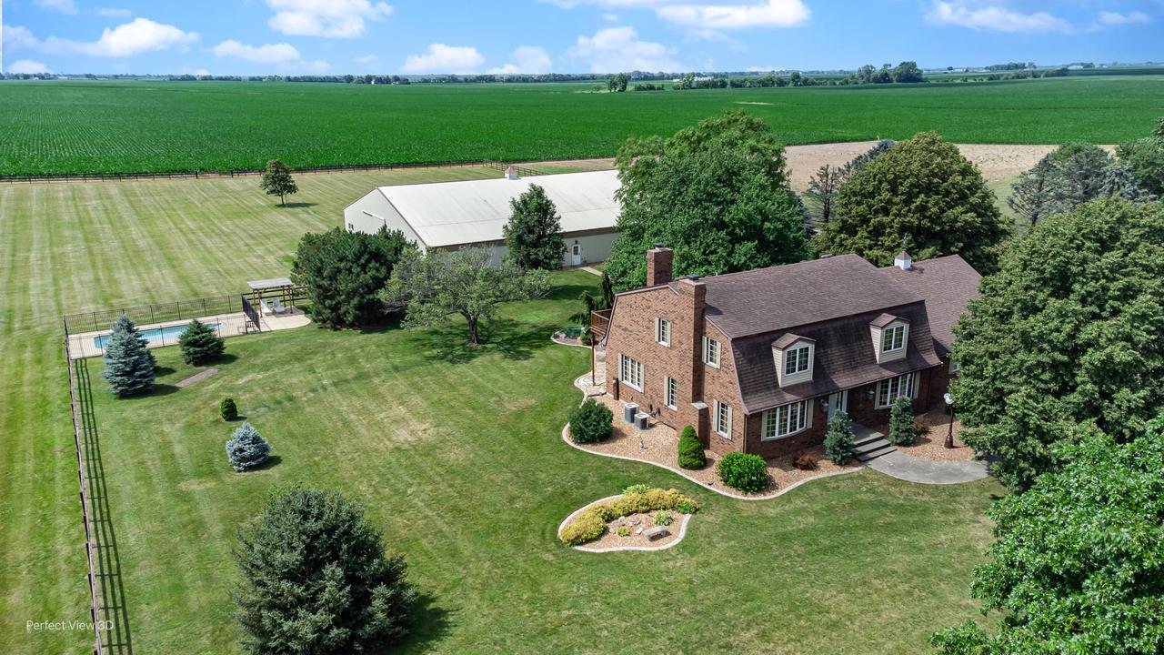 10766 E 7000n Rd., Grant Park, IL 60940
