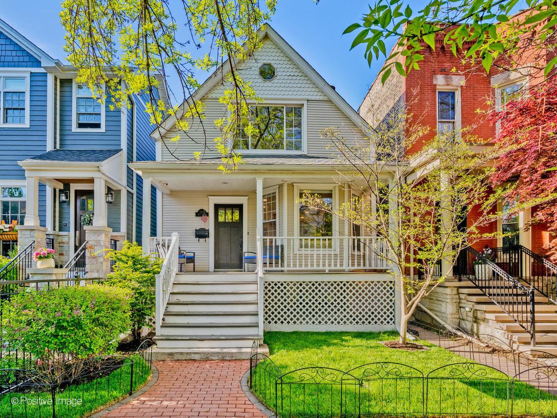 1910 W George St., Chicago, IL 60657