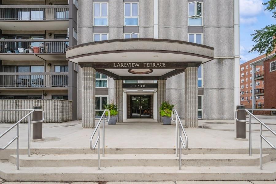 1738 Chicago Ave. #303, Evanston, IL 60201