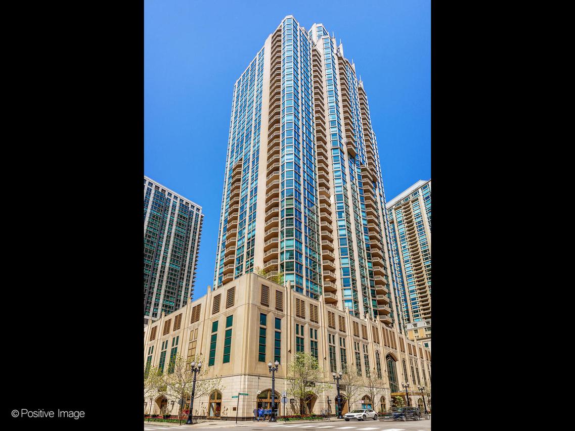 21 E Huron St. #1106, Chicago, IL 60611