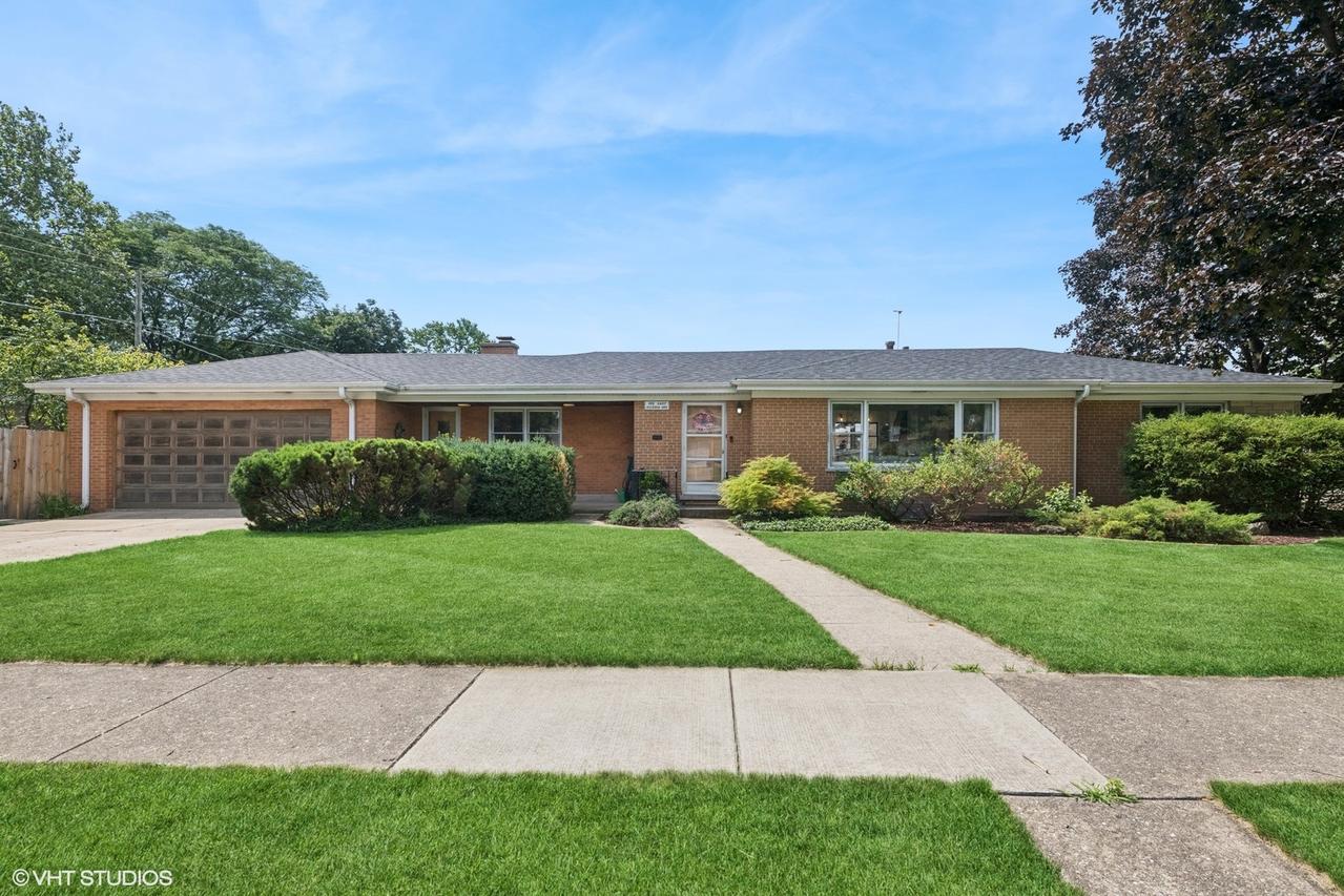 1 E Milburn Ave., Mount Prospect, IL 60056