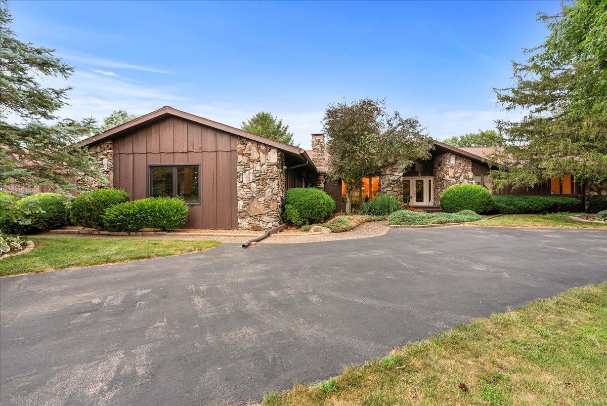 25316 E 1100 North Rd., Downs, IL 61736