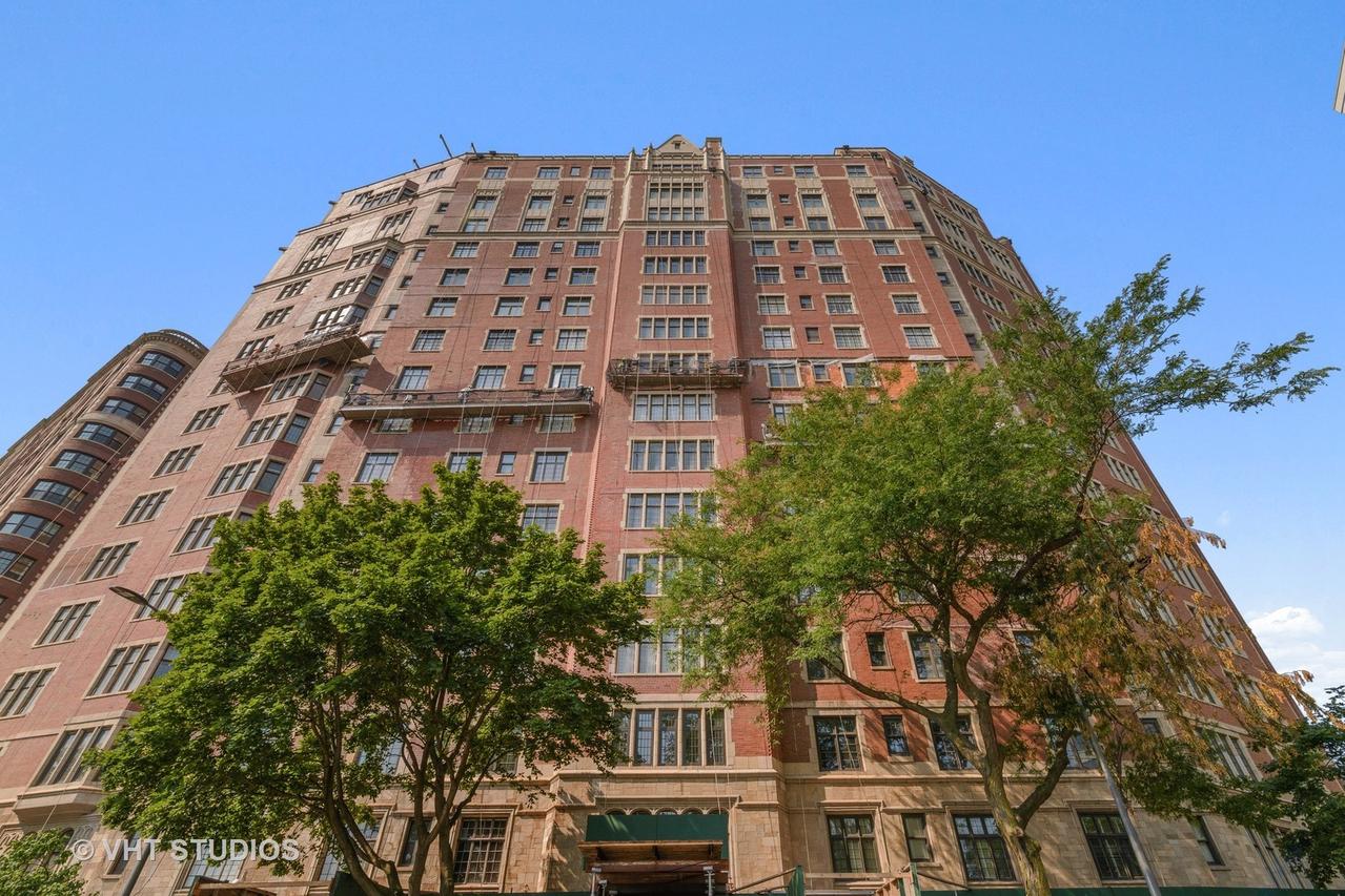 3800 N Lake Shore Dr. #1B, Chicago, IL 60613