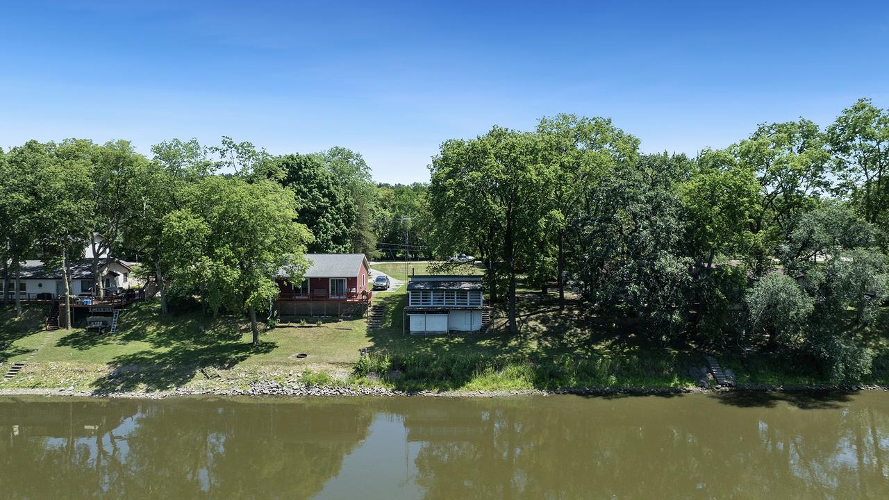 7198 S Rock Nation Rd., Dixon, IL 61021