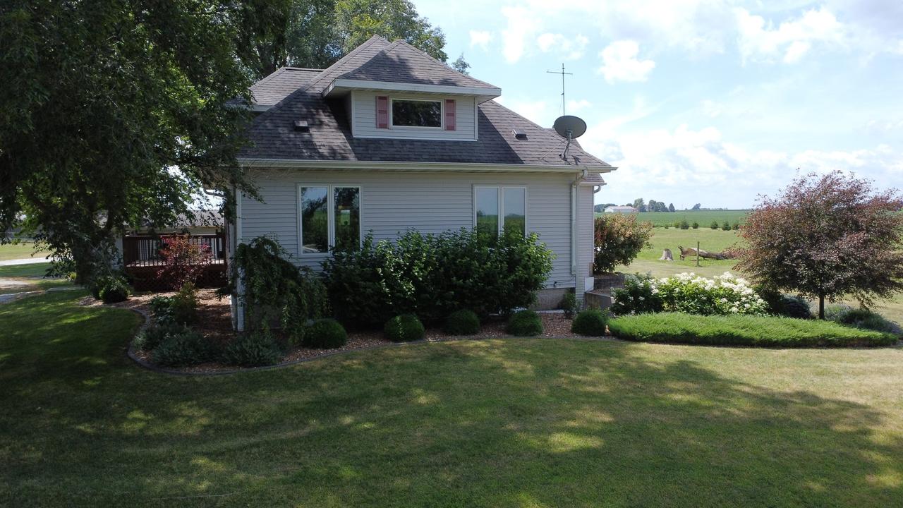 1533 E 1400 North Rd., Crescent City, IL 60928