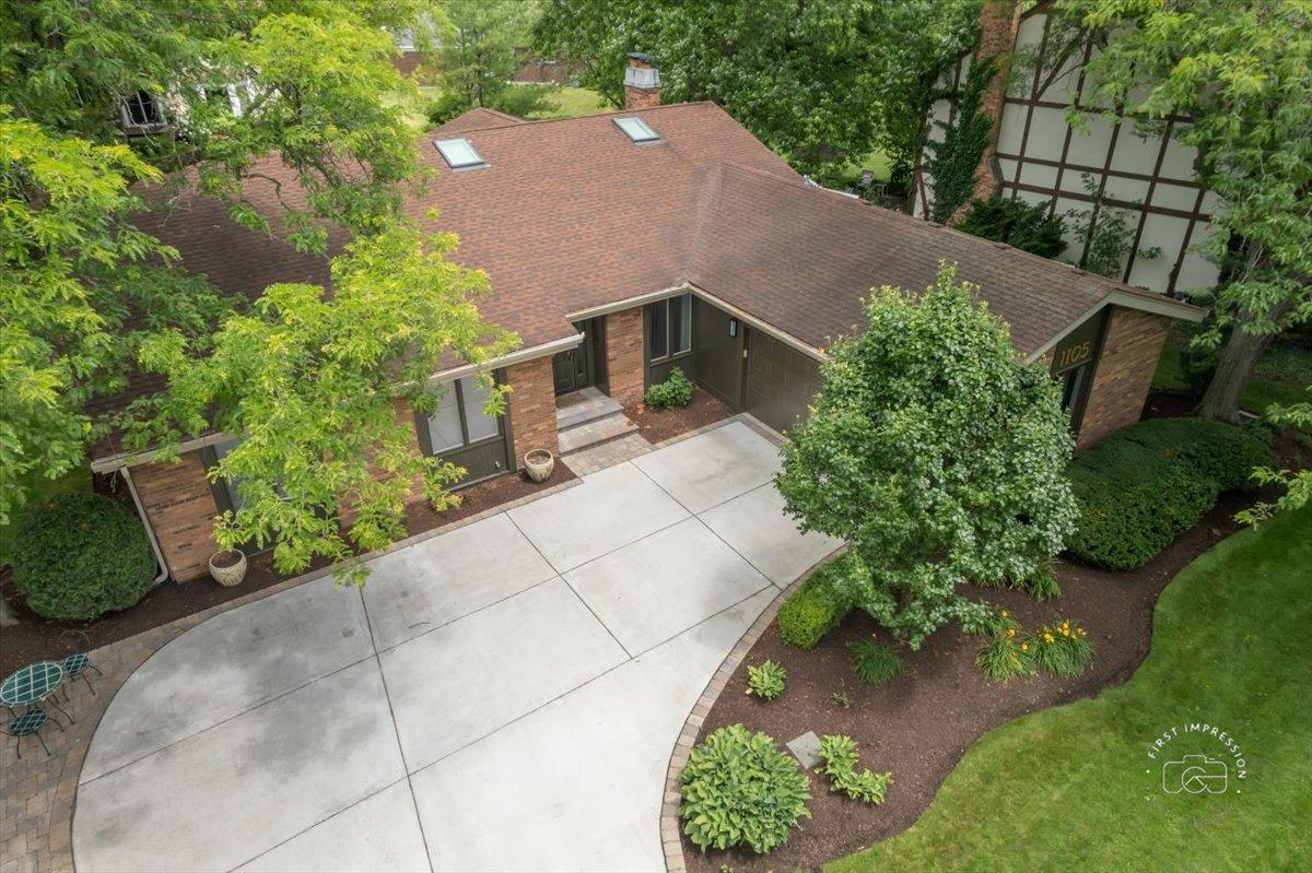 1105 W Bauer Rd., Naperville, IL 60563