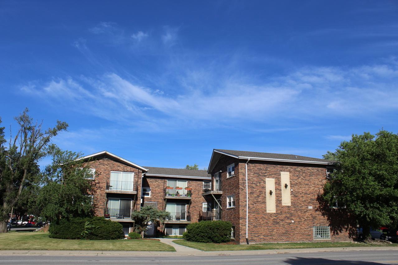4545 Prescott Ave. #103, Lyons, IL 60534