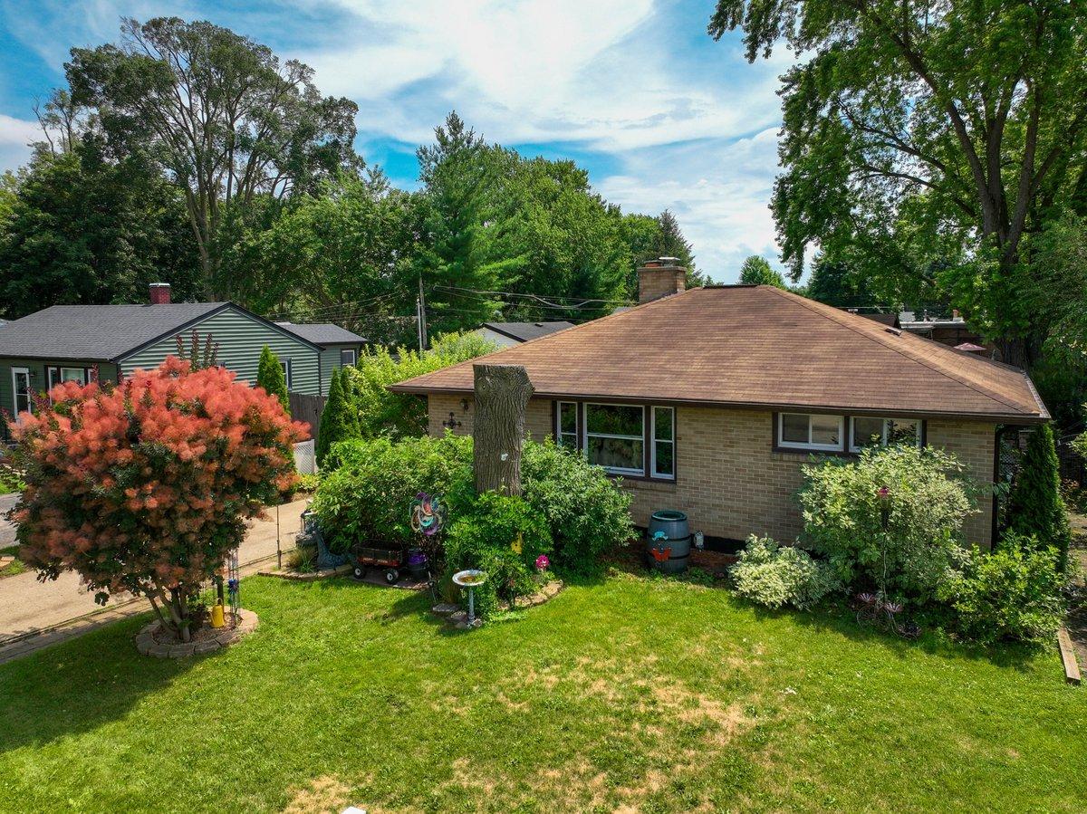 511 Crystal Ave., South Elgin, IL 60177