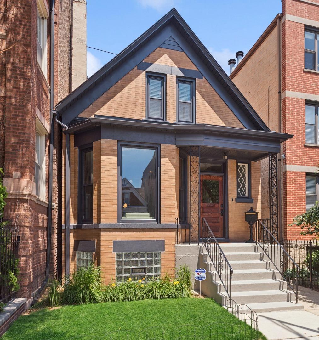 2220 W Augusta Blvd., Chicago, IL 60622