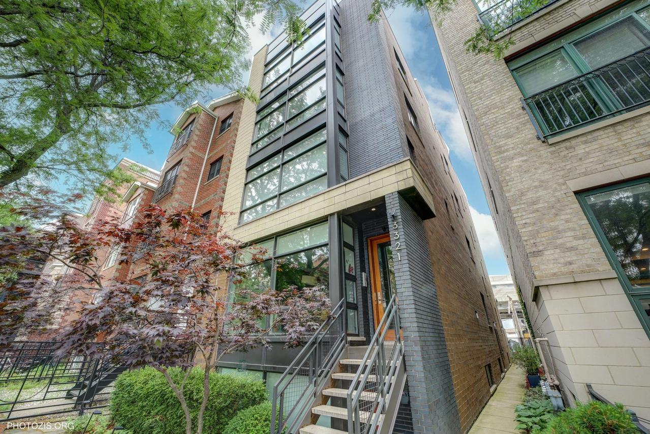 3321 N Sheffield Ave. #4, Chicago, IL 60657