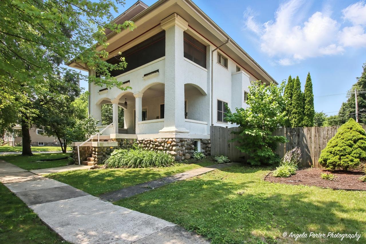 1100 N Hart St., Harvard, IL 60033