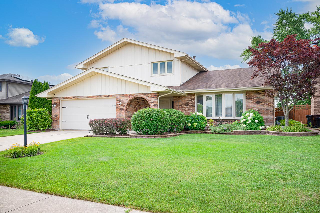 6127 157th St., Oak Forest, IL 60452