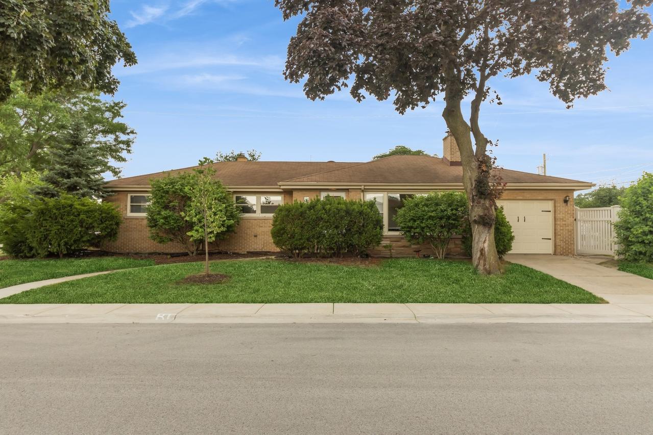 5500 Harvard Ter., Skokie, IL 60077