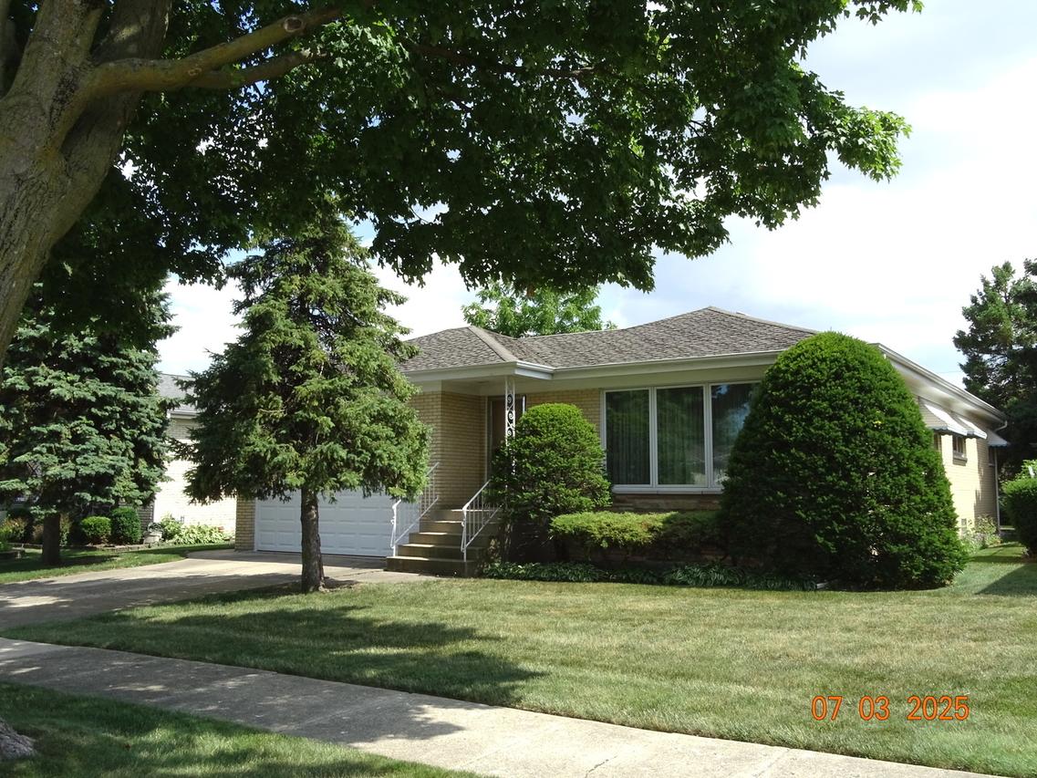 475 Courtesy Ln., Des Plaines, IL 60018