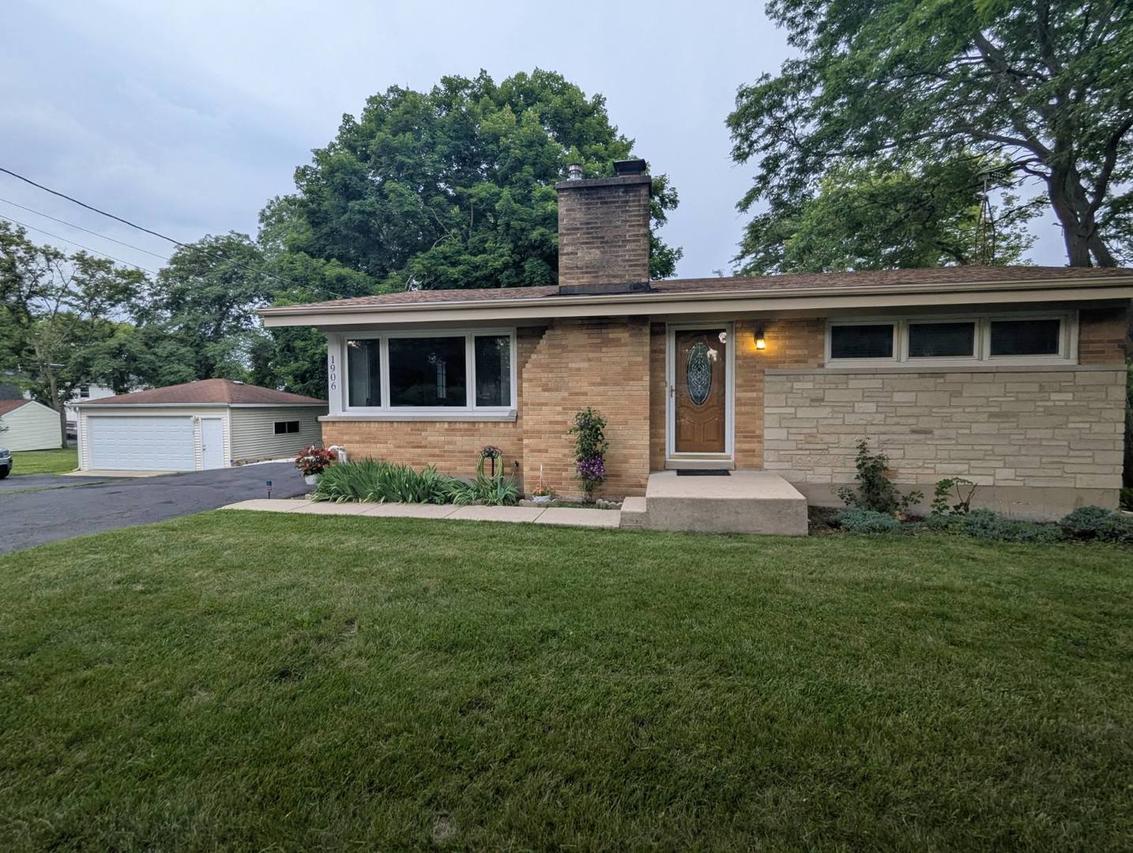 1906 Green Bay Rd., Zion, IL 60099