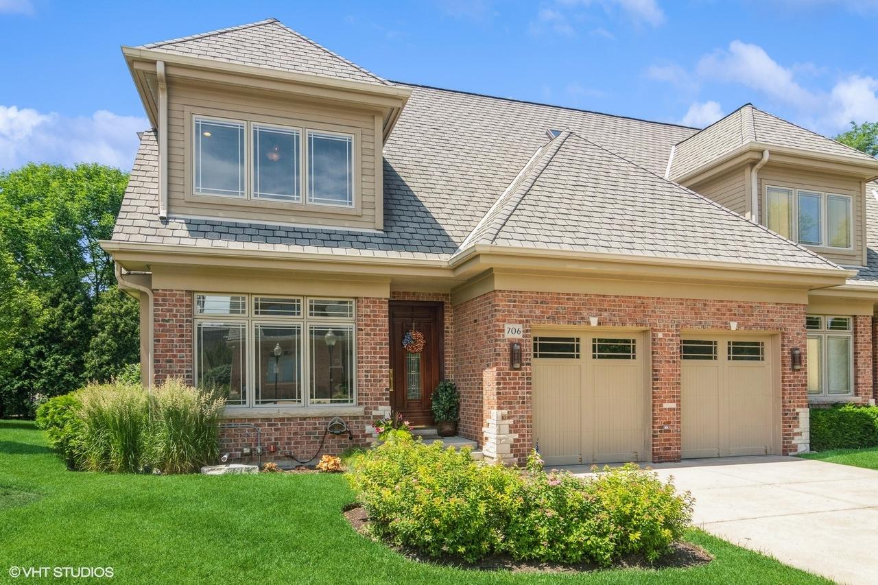 706 French Way #2, Mount Prospect, IL 60056