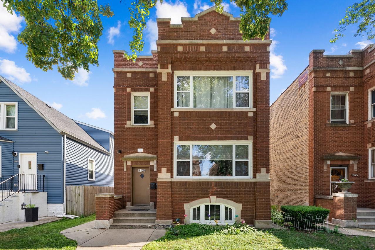 5121 W Henderson Ave., Chicago, IL 60641