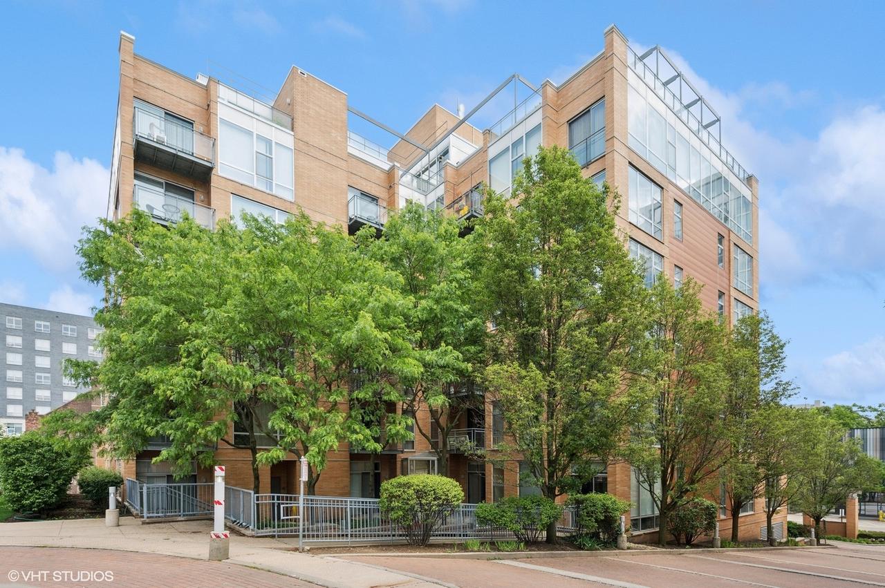 1740 Oak Ave. #103, Evanston, IL 60201