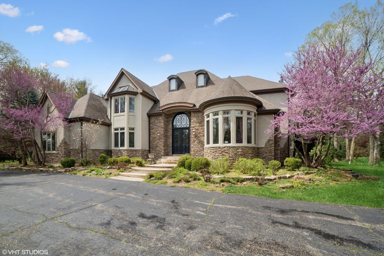 32W634 Oak Lawn Farm Rd., Wayne, IL 60184