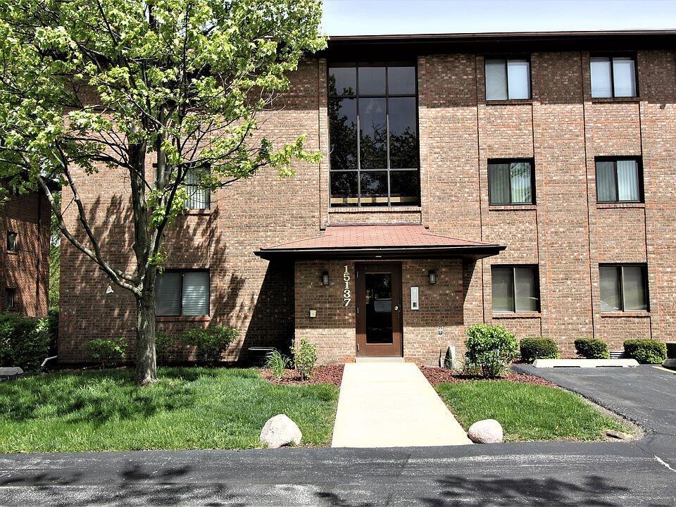 15137 Quail Hollow Dr. #203, Orland Park, IL 60462