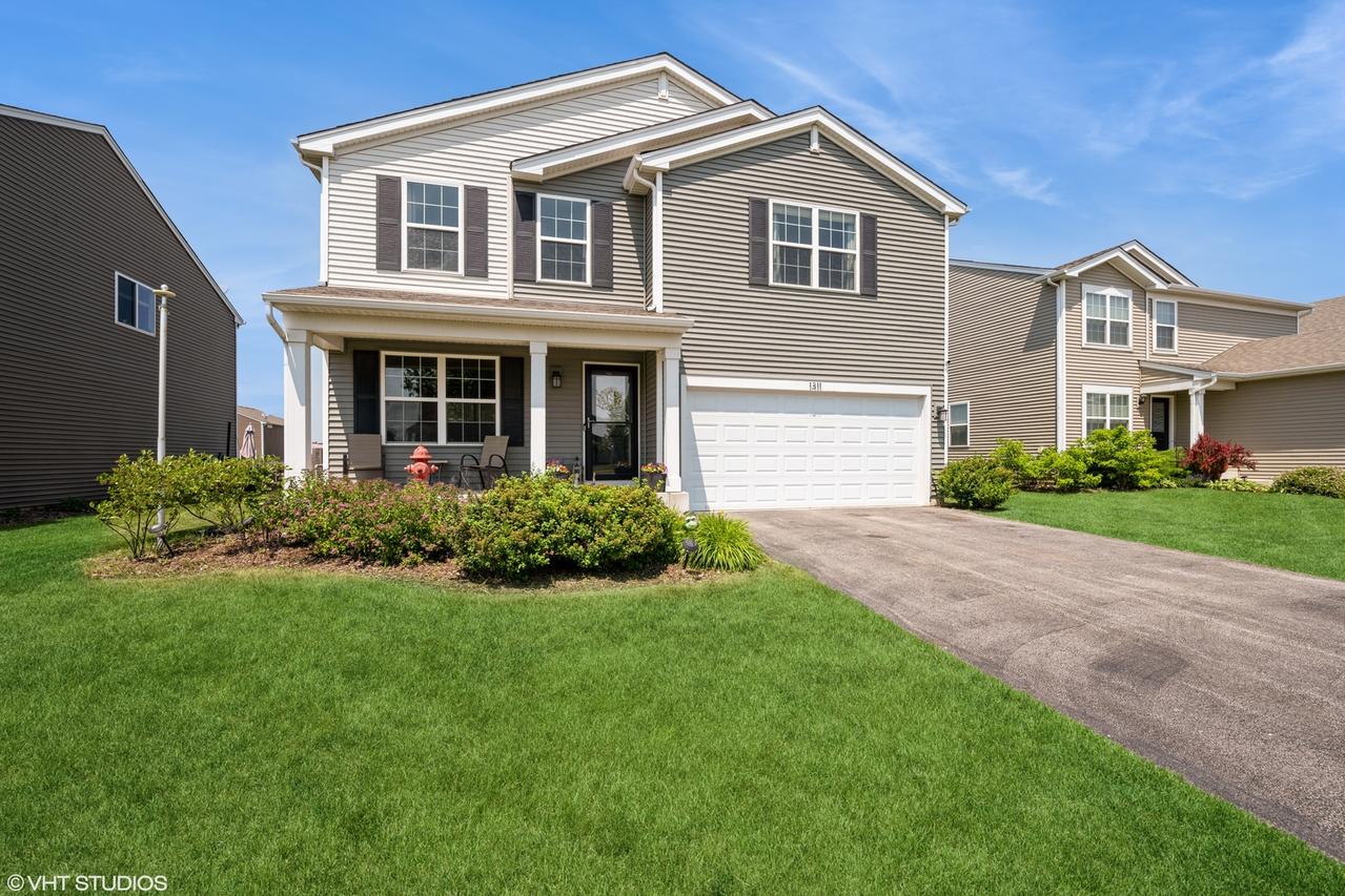 1311 Bayberry Cir., Pingree Grove, IL 60140