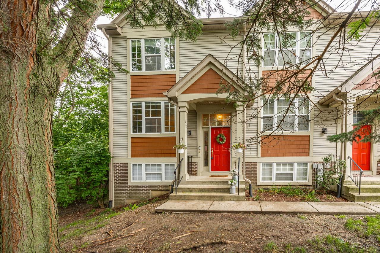 1631 Orchard Ct., West Chicago, IL 60185