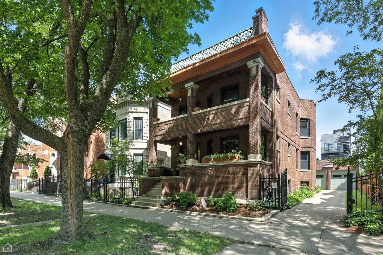 3052 W Palmer Blvd., Chicago, IL 60647