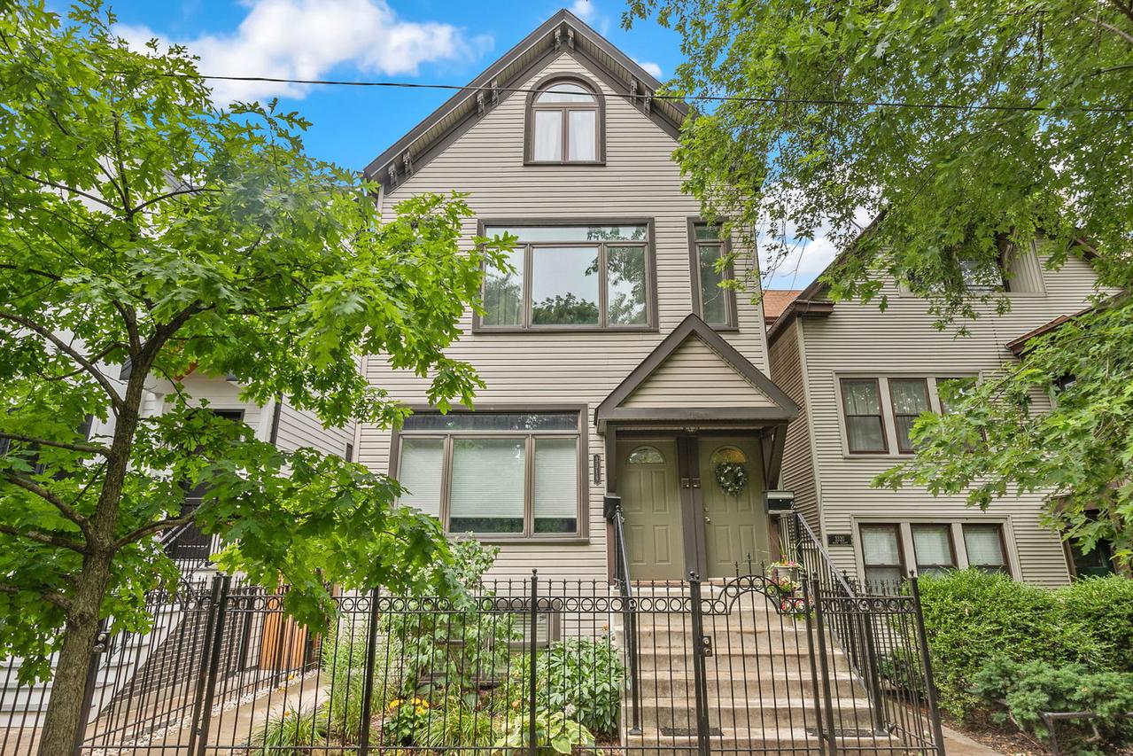 3316 N Leavitt St. #2, Chicago, IL 60618