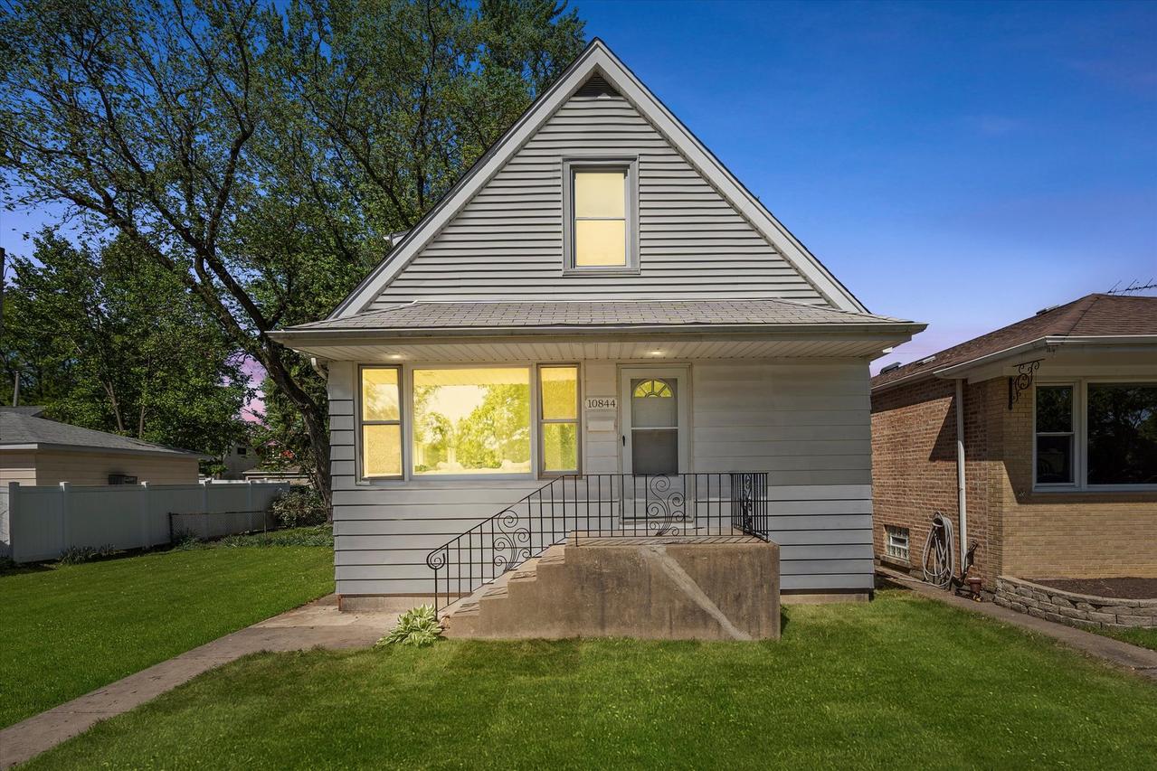 10846 S Sacramento Ave., Chicago, IL 60655