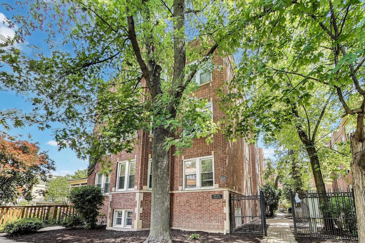 3851 N Kedvale Ave. #E3, Chicago, IL 60641