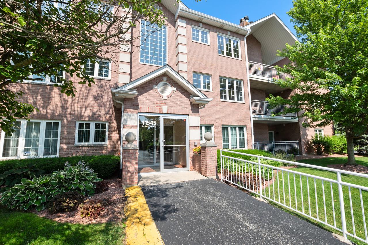11545 Settlers Pond Way #2A, Orland Park, IL 60467