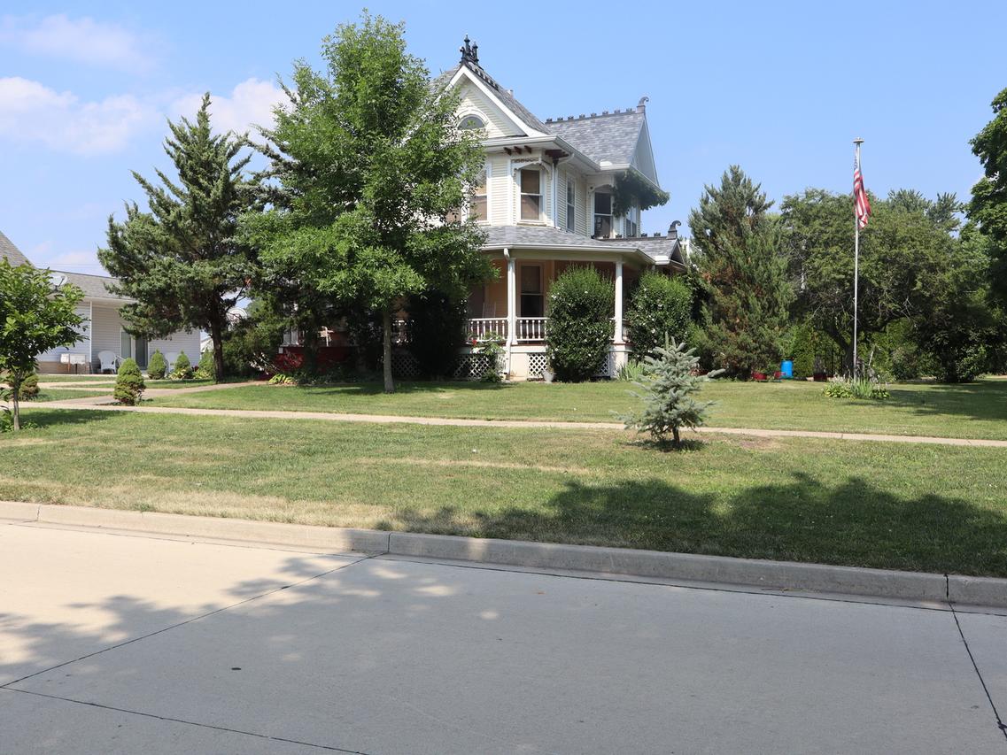 303 N Walnut St., Wenona, IL 61377