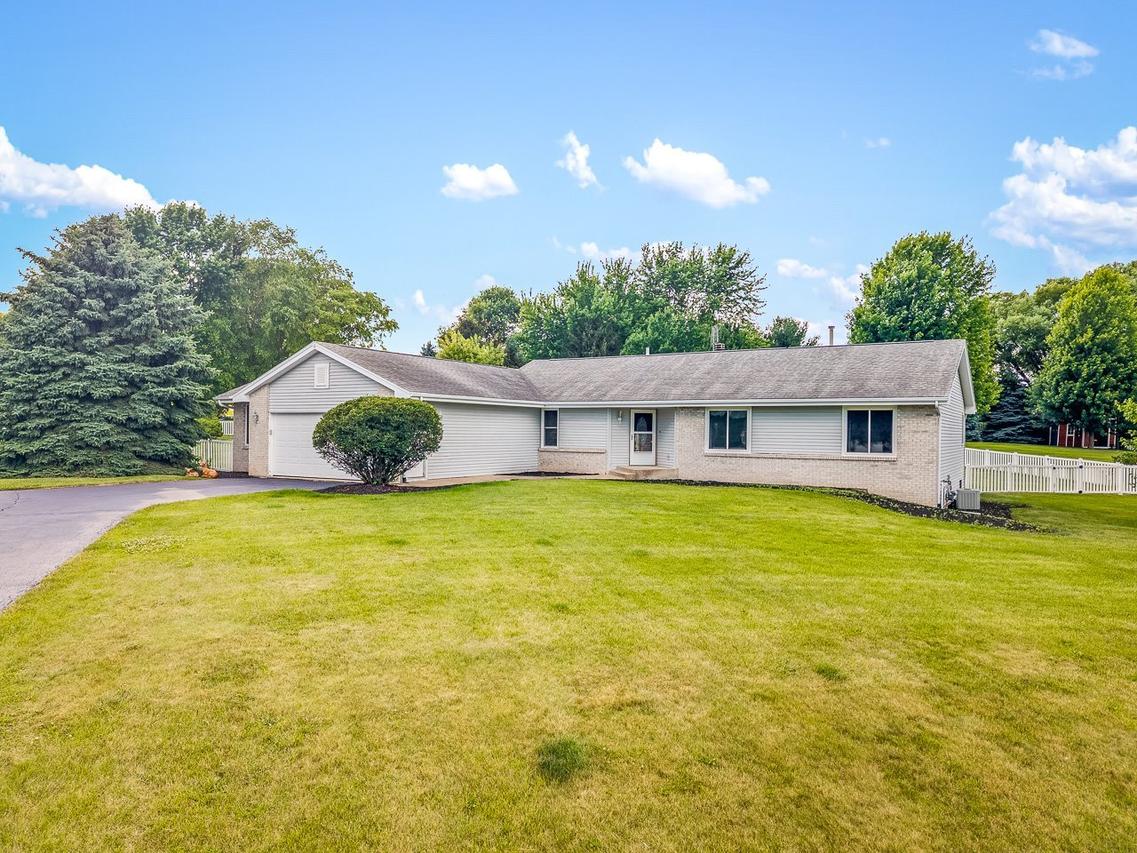 5370 E Scarlet Oak Ln., Byron, IL 61010