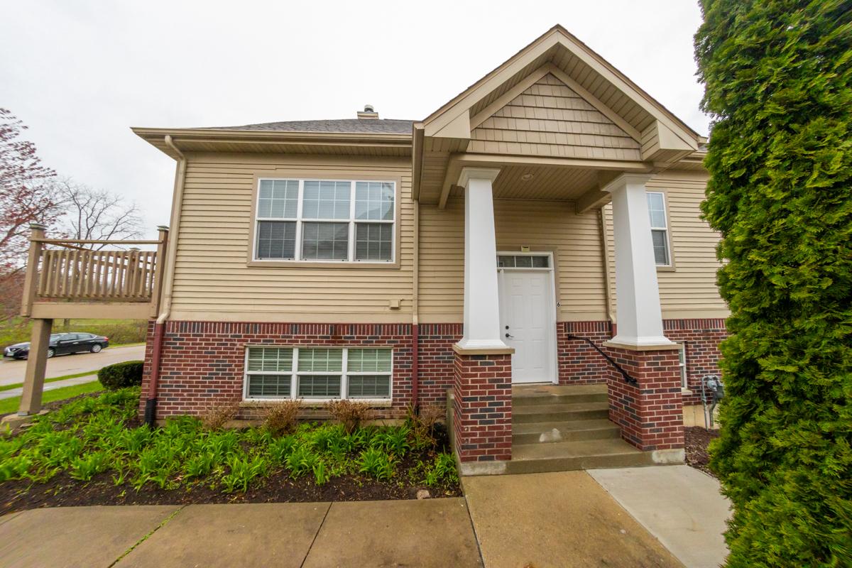 2433 River Oaks Ln. #6, Rockford, IL 61102