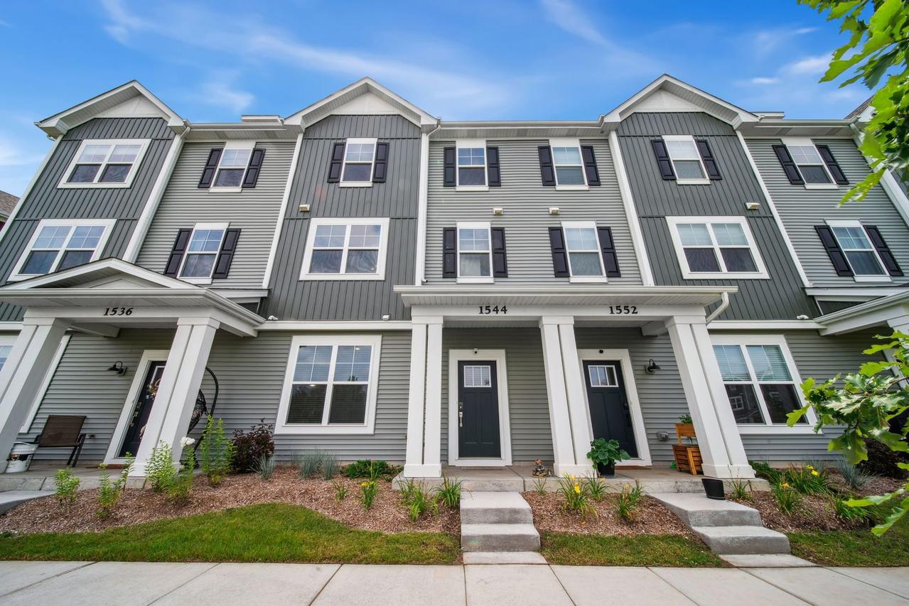 1544 Syracuse Dr., Grayslake, IL 60030