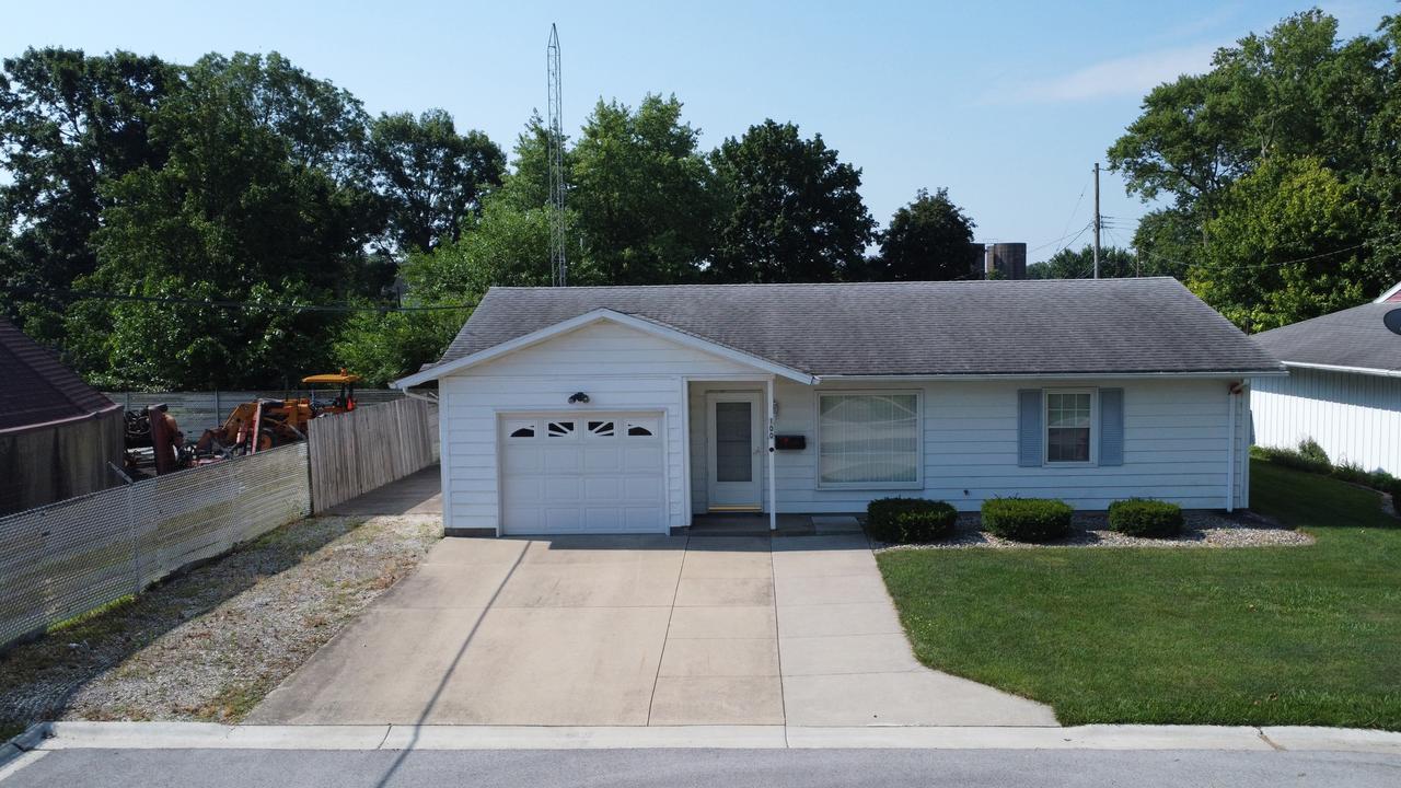 100 W Herron Ct., Watseka, IL 60970