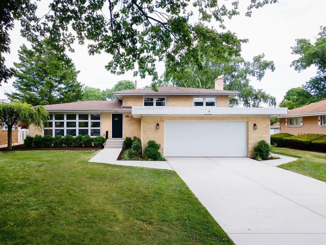 5028 Coyle Ave., Skokie, IL 60077