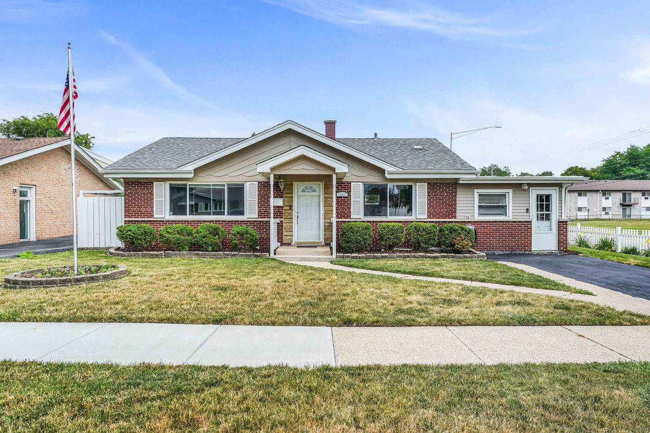 12247 S Avers Ave., Alsip, IL 60803