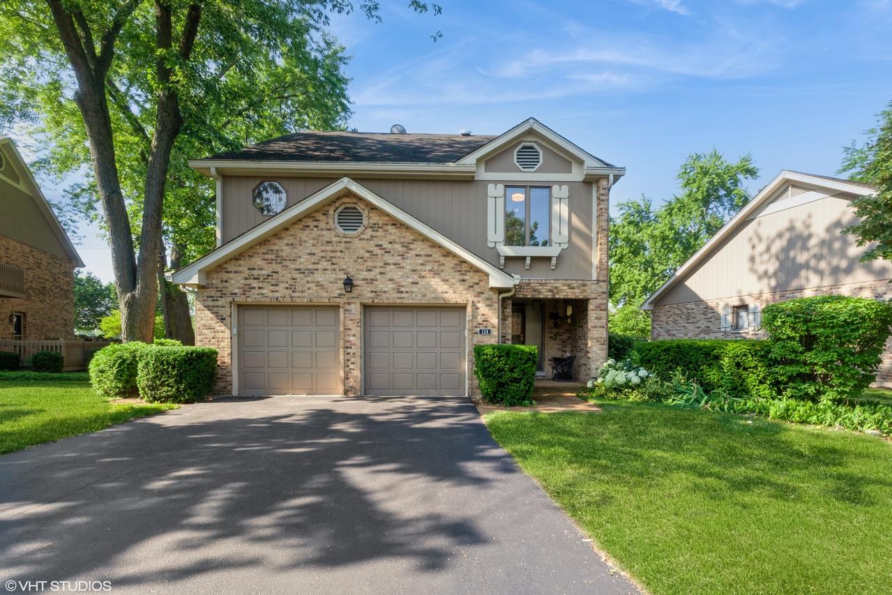 134 Country Club Dr., Bloomingdale, IL 60108