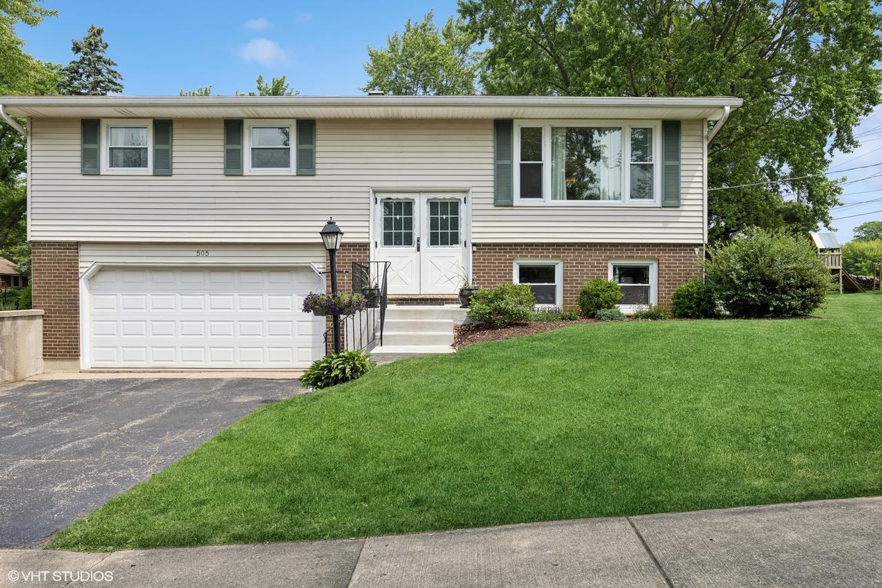 505 Crest Dr., Cary, IL 60013