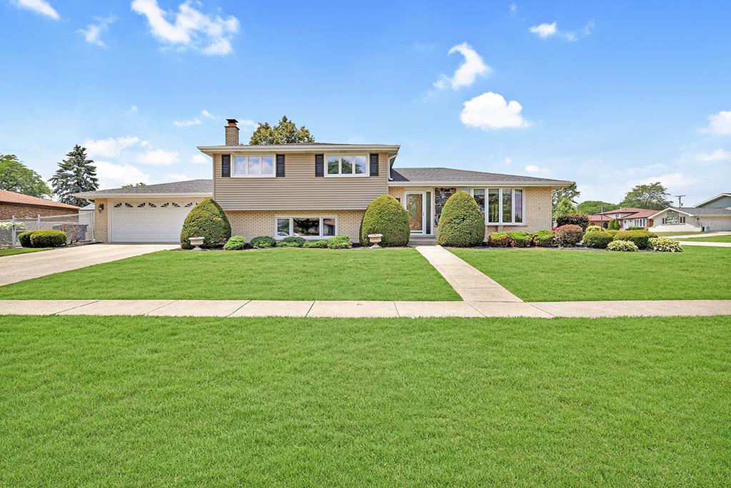 14106 Chestnut Ln., Orland Park, IL 60467