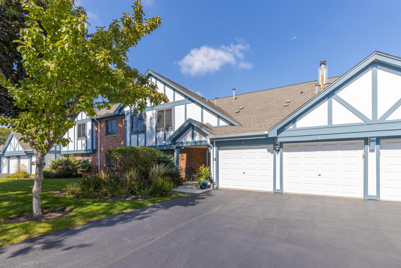 870 Yosemite Tr. #C, Roselle, IL 60172