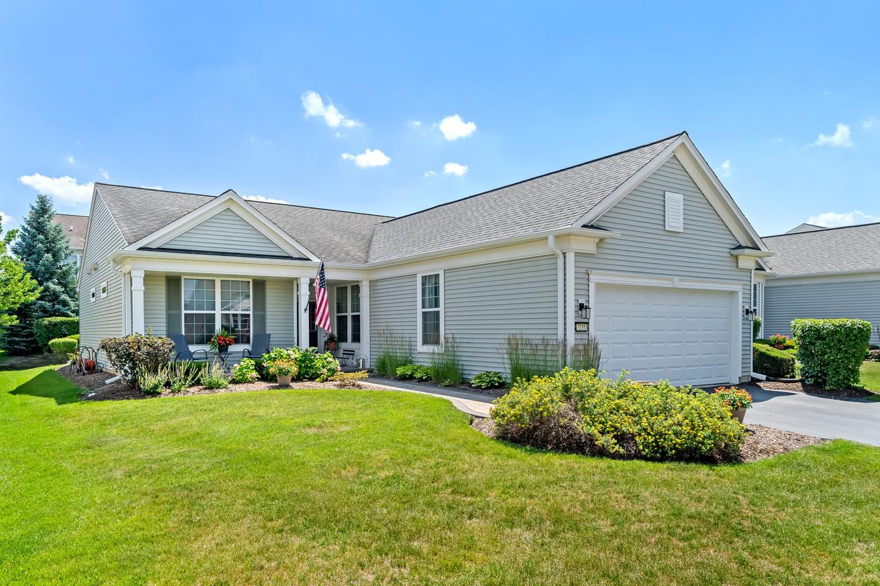 3251 Ravinia Cir., Mundelein, IL 60060