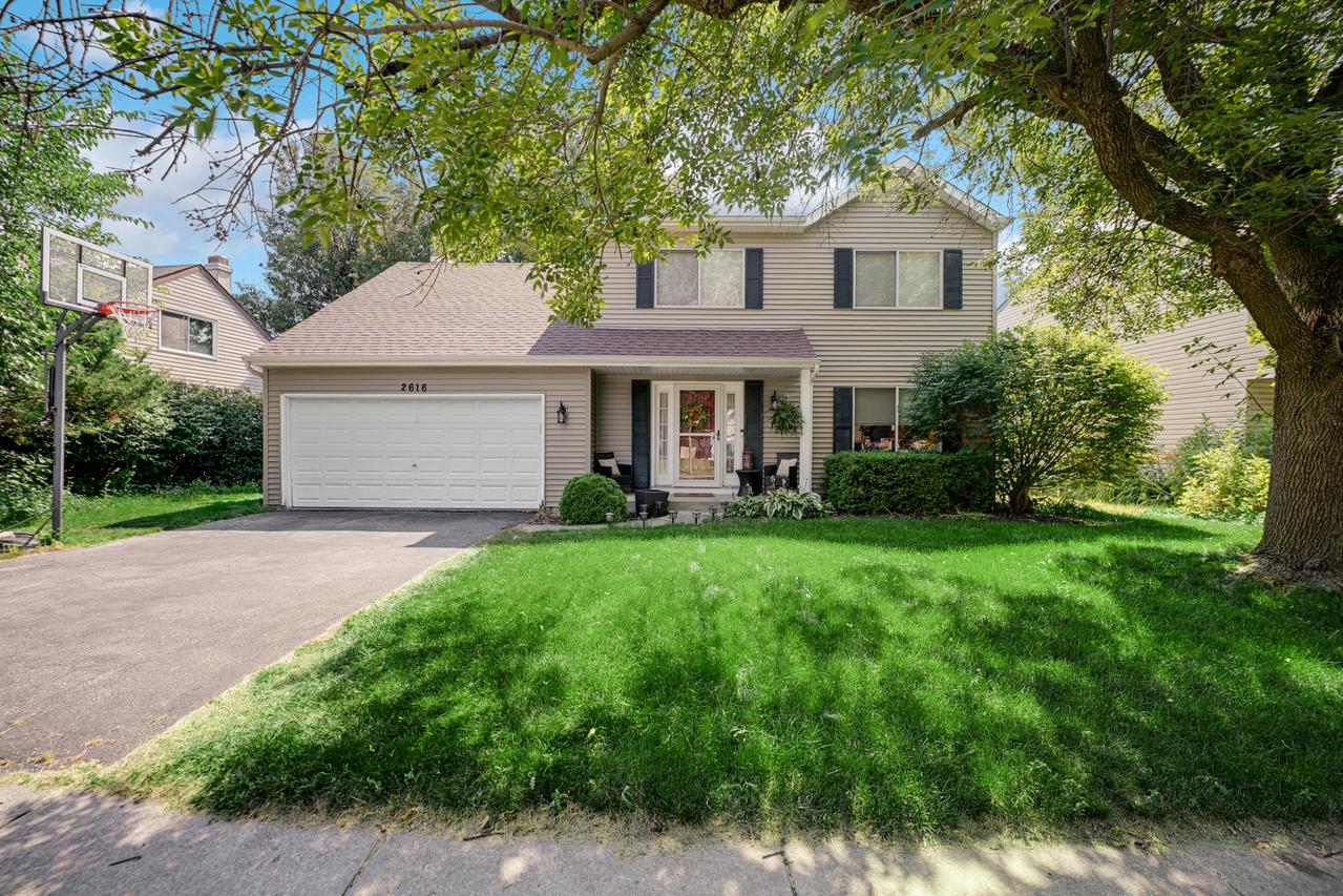 2616 Gateshead Dr., Naperville, IL 60564
