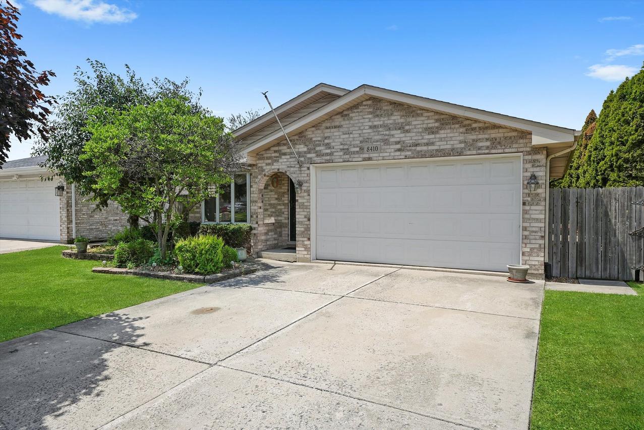 8410 S 78th Ave., Bridgeview, IL 60455