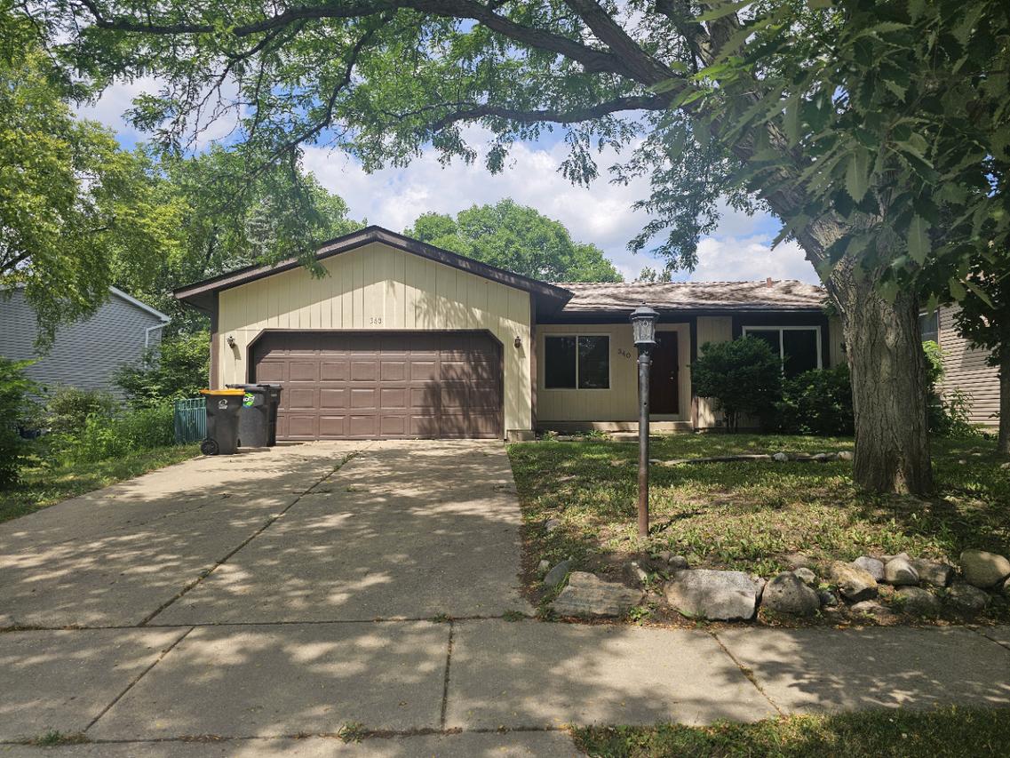 340 Somerset Dr., Streamwood, IL 60107