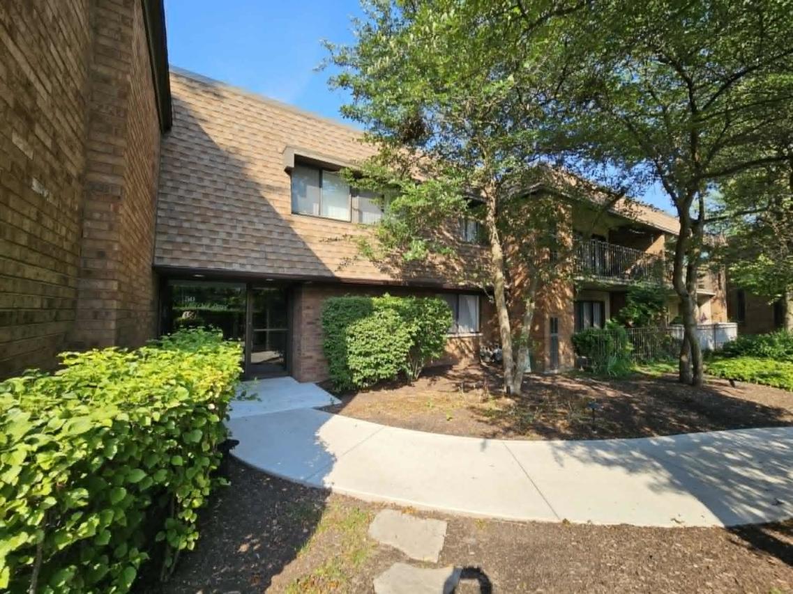 50 Old Oak Dr. #114, Buffalo Grove, IL 60089