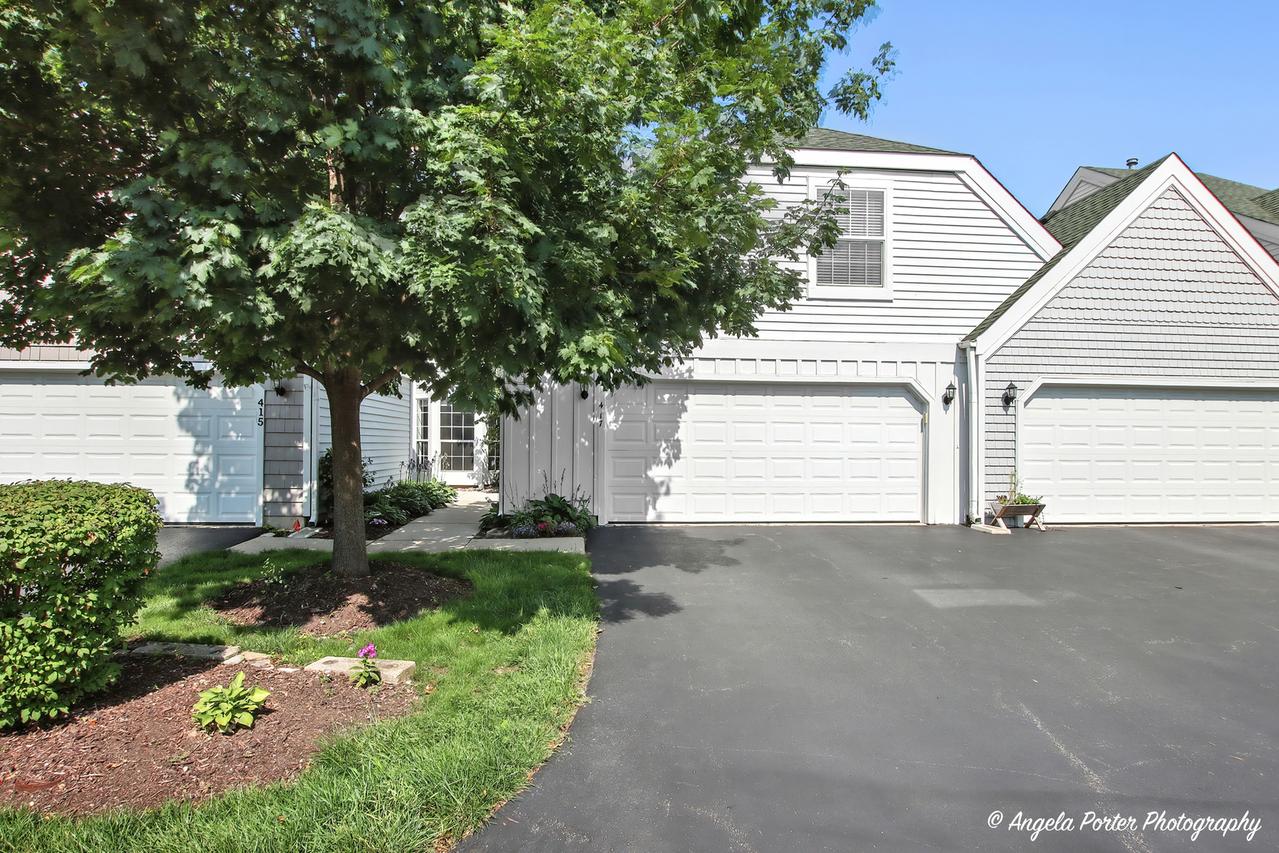 417 Country Lane Ct., Wauconda, IL 60084