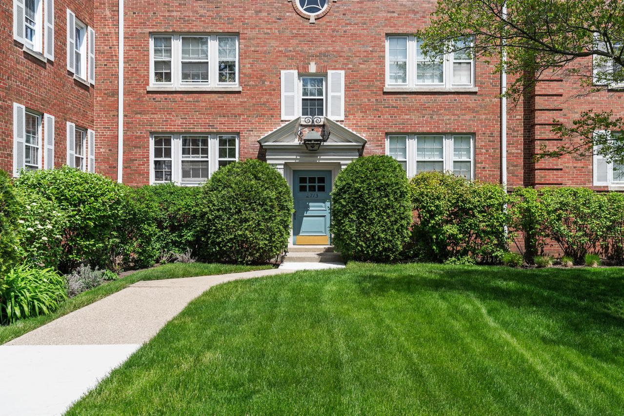 2713 Central St. #1W, Evanston, IL 60201